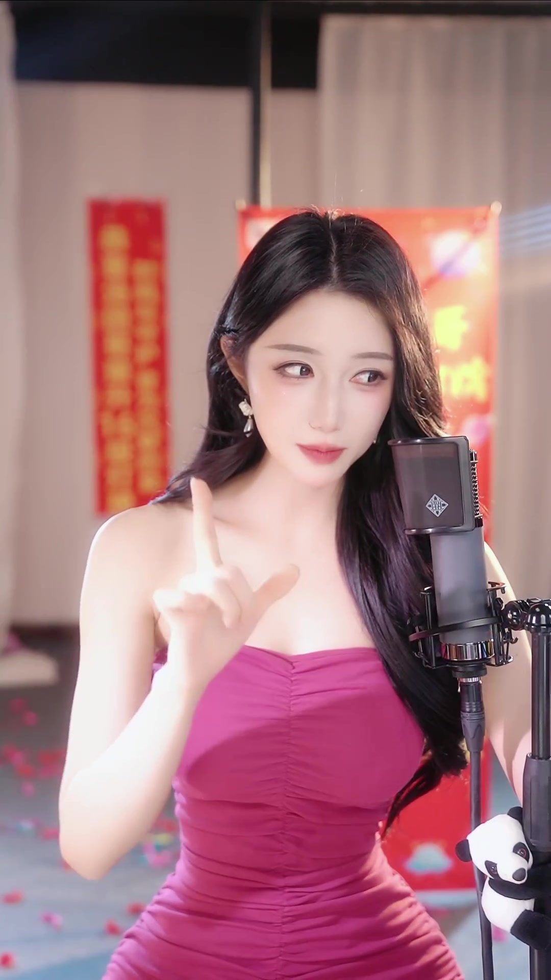 抖音跳舞的女孩人气,抖音跳舞女孩叫什么