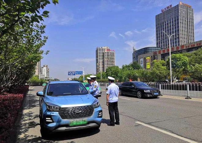 铜陵出租车与滴滴群殴事情,兼职跑滴滴要办营运证吗